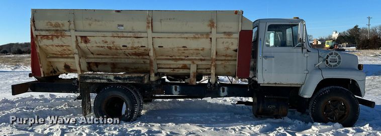 image for item NS9164 1979 Ford 800 feed delivery truck