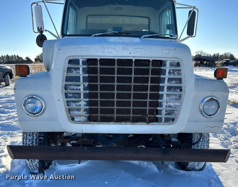 image for item NS9164 1979 Ford 800 feed delivery truck