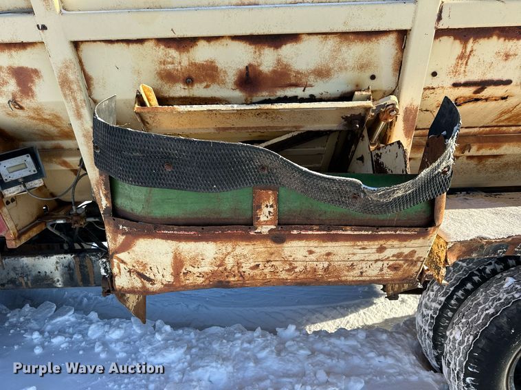 image for item NS9164 1979 Ford 800 feed delivery truck