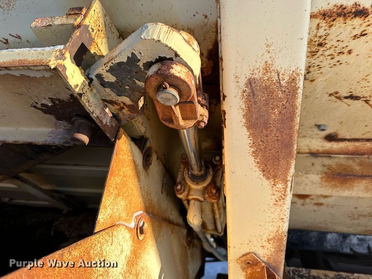 image for item NS9164 1979 Ford 800 feed delivery truck