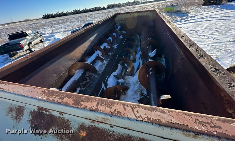 image for item NS9164 1979 Ford 800 feed delivery truck