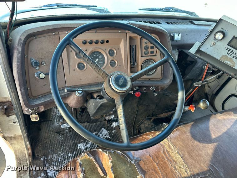 image for item NS9164 1979 Ford 800 feed delivery truck