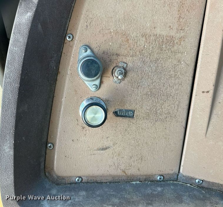 image for item NS9164 1979 Ford 800 feed delivery truck