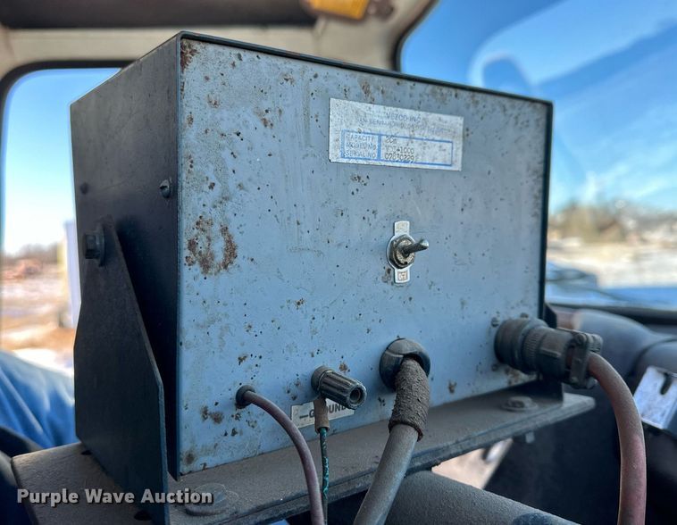 image for item NS9164 1979 Ford 800 feed delivery truck