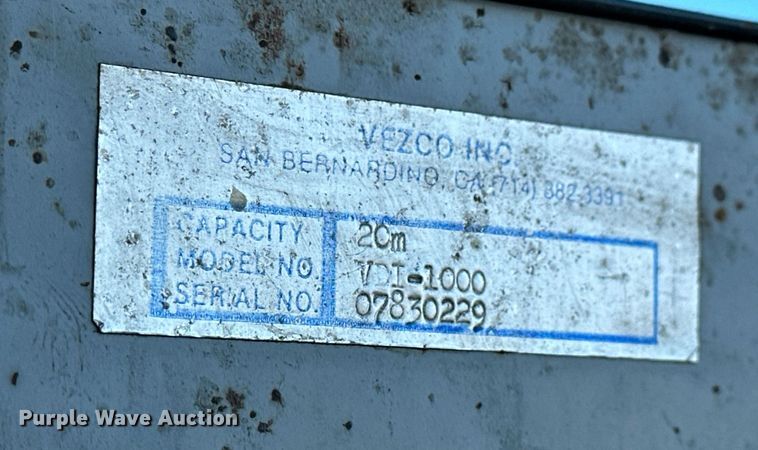 image for item NS9164 1979 Ford 800 feed delivery truck