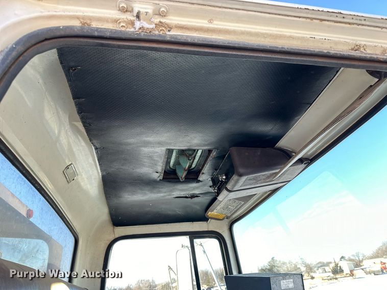 image for item NS9164 1979 Ford 800 feed delivery truck