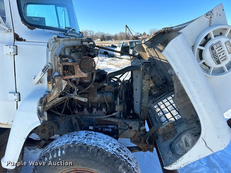 image for item NS9164 1979 Ford 800 feed delivery truck