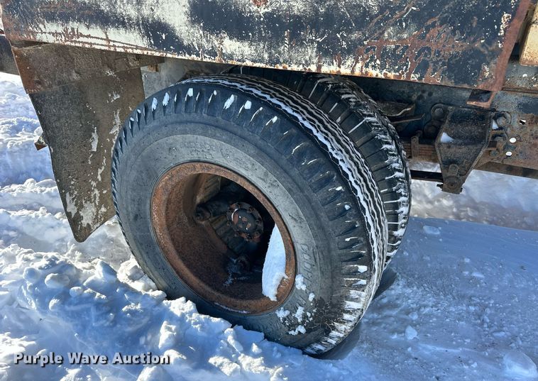 image for item NS9164 1979 Ford 800 feed delivery truck