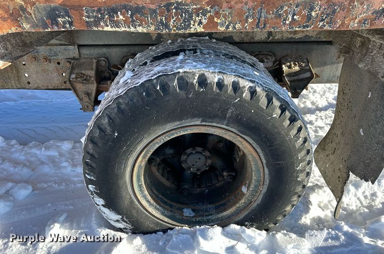 image for item NS9164 1979 Ford 800 feed delivery truck