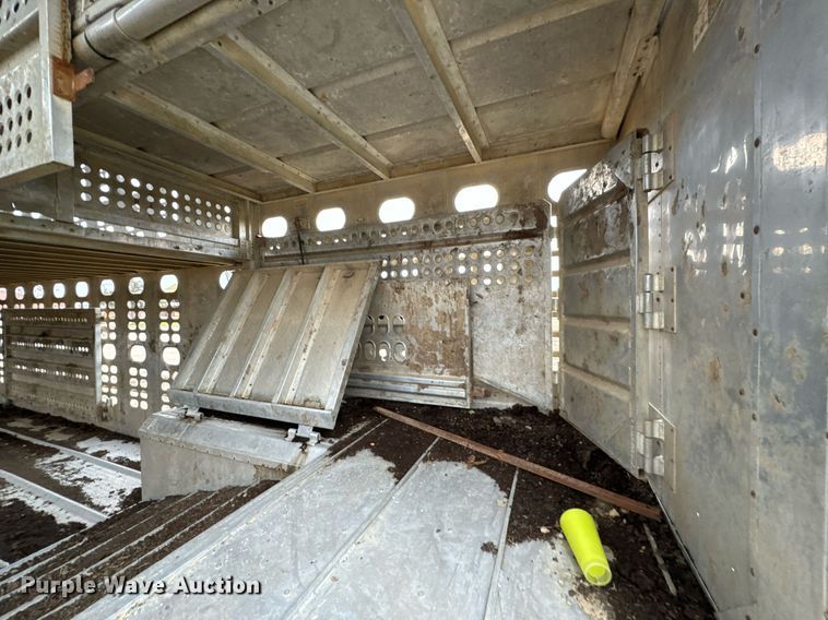 image for item OD9902 1991 Wilson livestock trailer