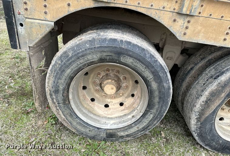 image for item OD9902 1991 Wilson livestock trailer