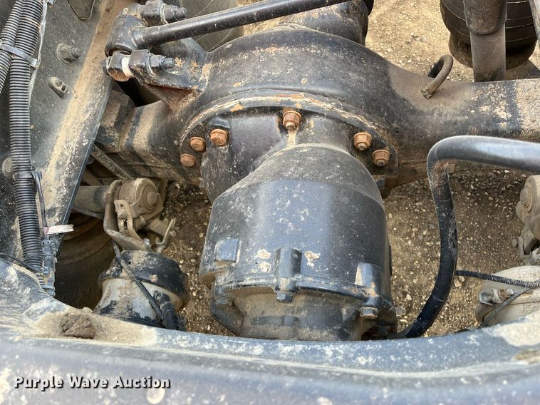 image for item DM2025 2017 Kenworth  T680 semi truck