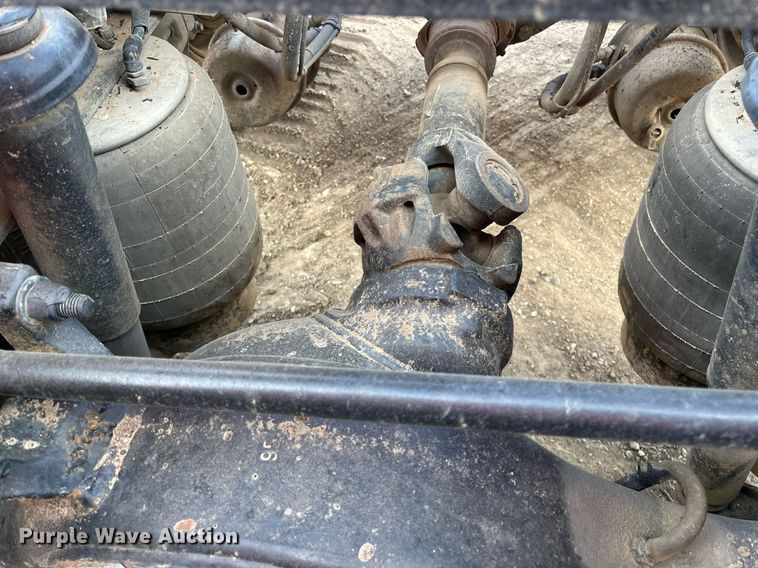 image for item DM2025 2017 Kenworth  T680 semi truck