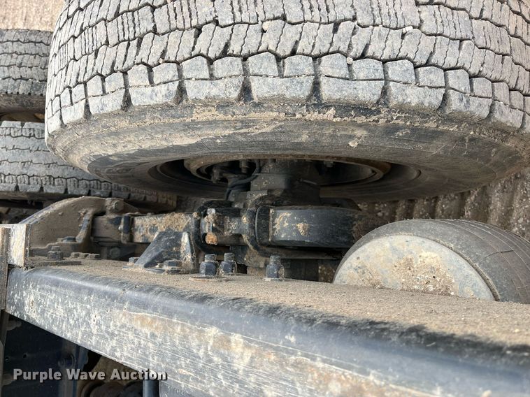 image for item DM2025 2017 Kenworth  T680 semi truck