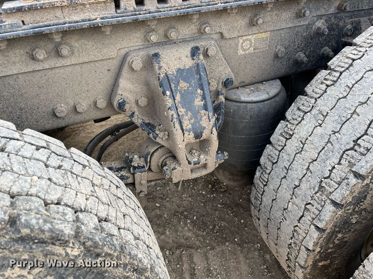 image for item DM2025 2017 Kenworth  T680 semi truck