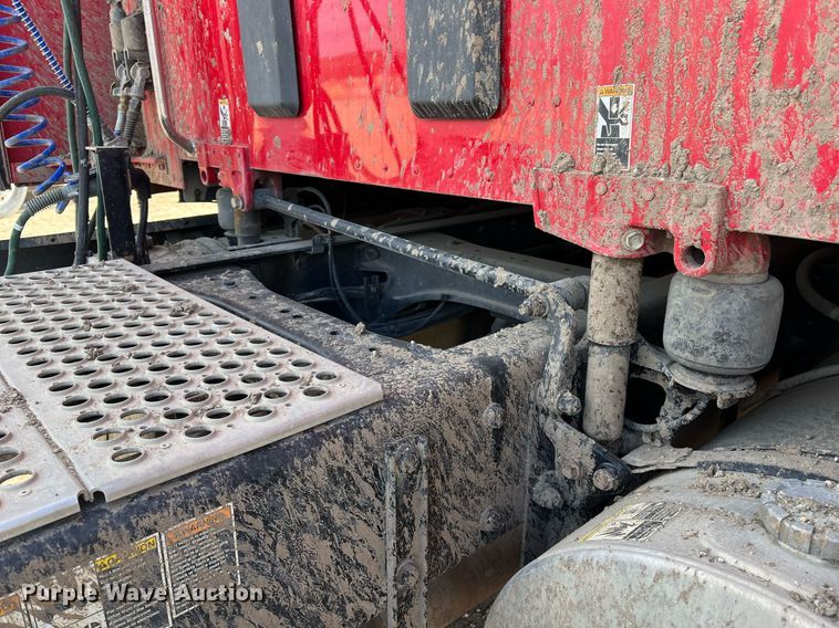 image for item DM2025 2017 Kenworth  T680 semi truck