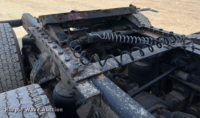 image for item DM2025 2017 Kenworth  T680 semi truck