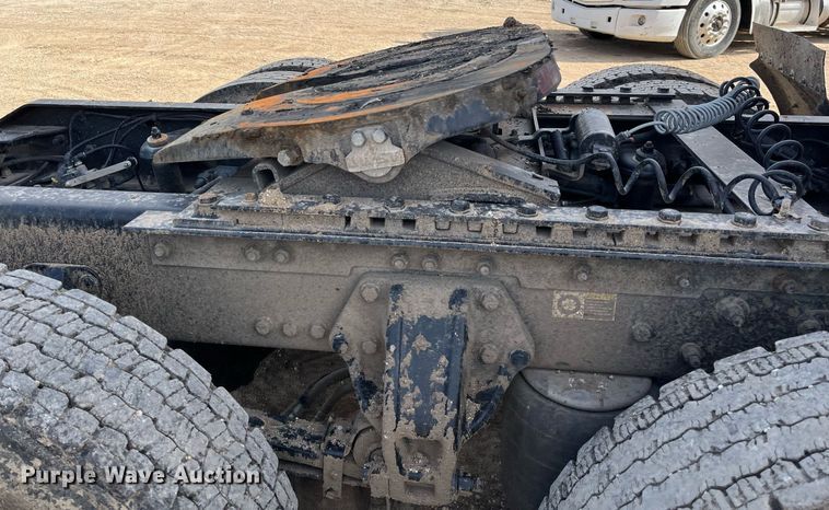 image for item DM2025 2017 Kenworth  T680 semi truck