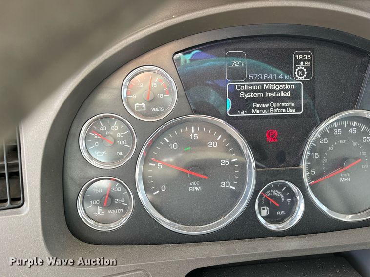 image for item DM2025 2017 Kenworth  T680 semi truck