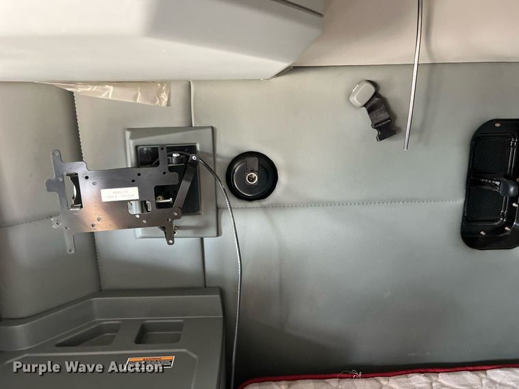 image for item DM2025 2017 Kenworth  T680 semi truck