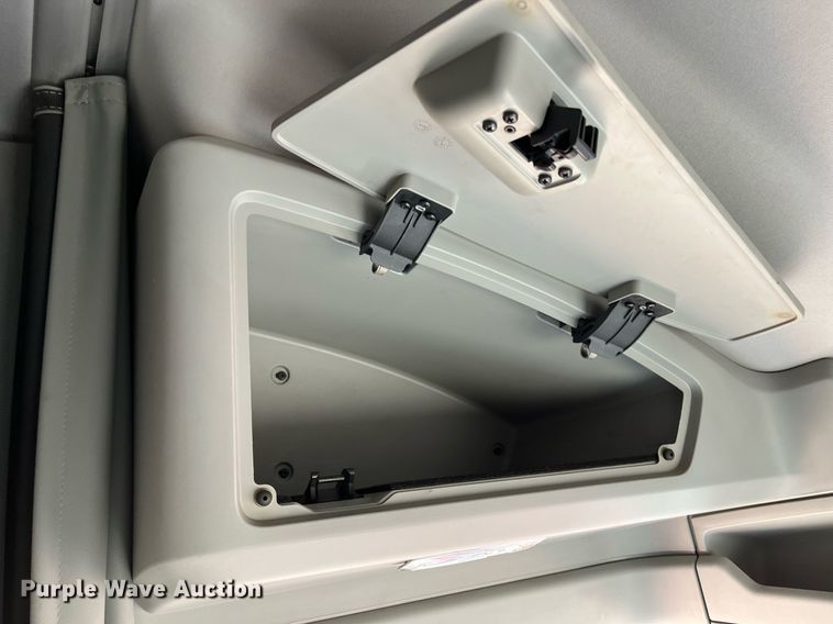 image for item DM2025 2017 Kenworth  T680 semi truck