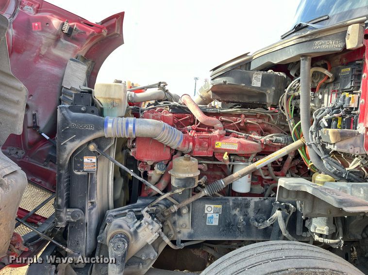 image for item DM2025 2017 Kenworth  T680 semi truck