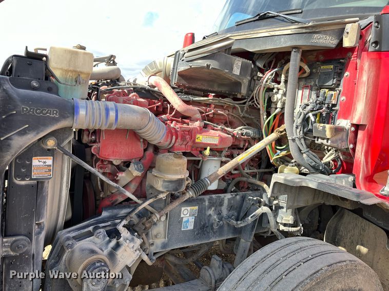 image for item DM2025 2017 Kenworth  T680 semi truck