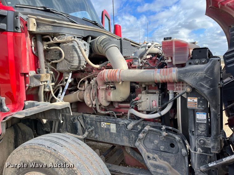 image for item DM2025 2017 Kenworth  T680 semi truck