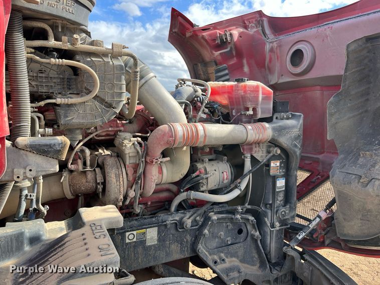 image for item DM2025 2017 Kenworth  T680 semi truck