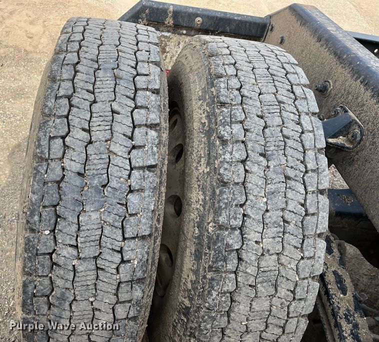 image for item DM2025 2017 Kenworth  T680 semi truck