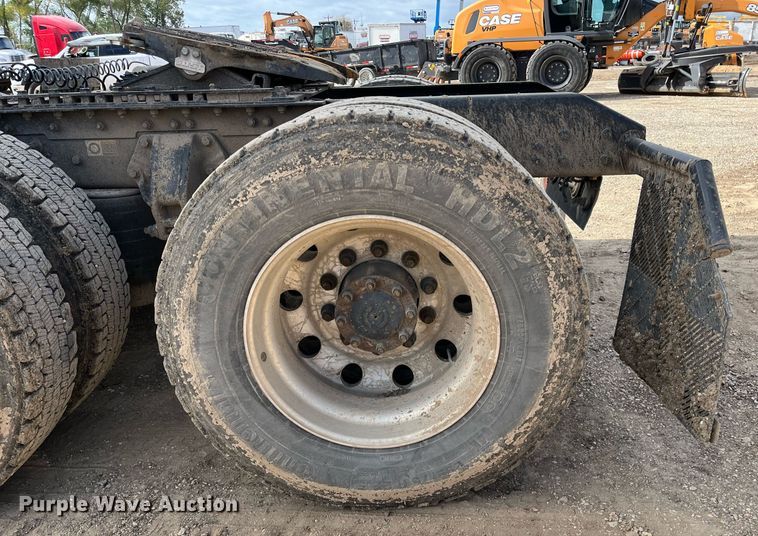 image for item DM2025 2017 Kenworth  T680 semi truck