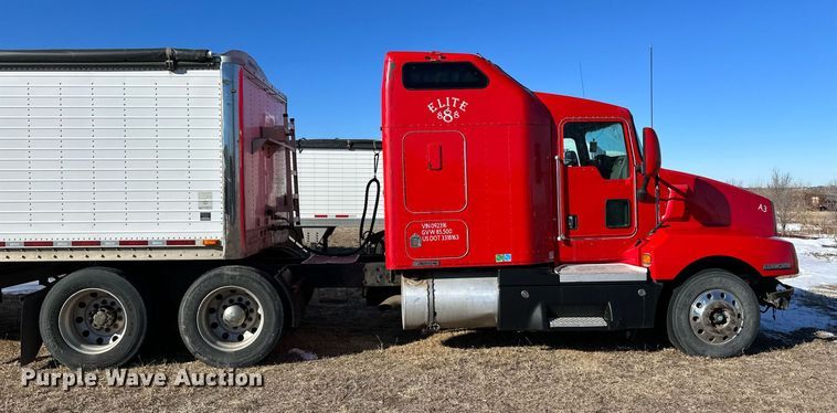 image for item DM2662 2006 Kenworth T600 semi truck