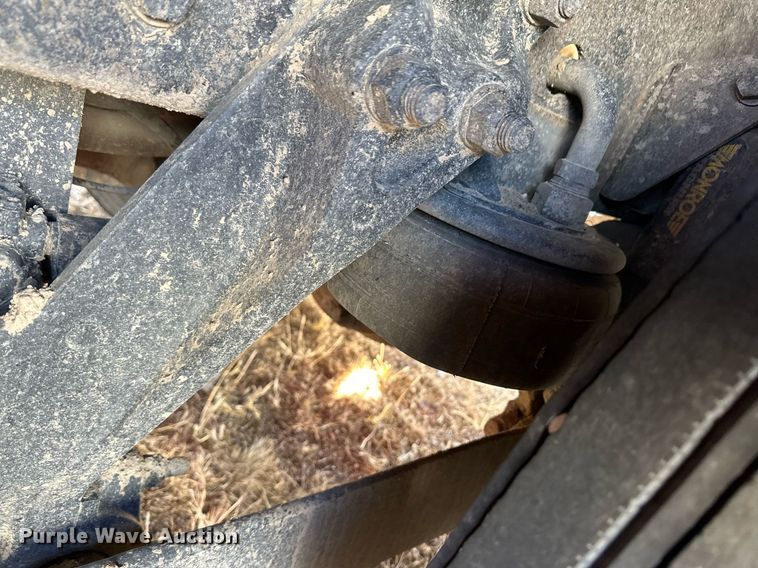 image for item DM2662 2006 Kenworth T600 semi truck