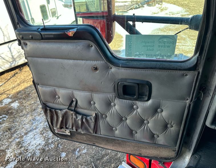 image for item DM2662 2006 Kenworth T600 semi truck