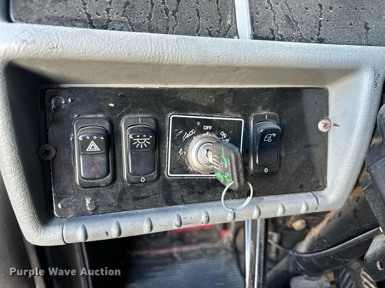 image for item DM2662 2006 Kenworth T600 semi truck