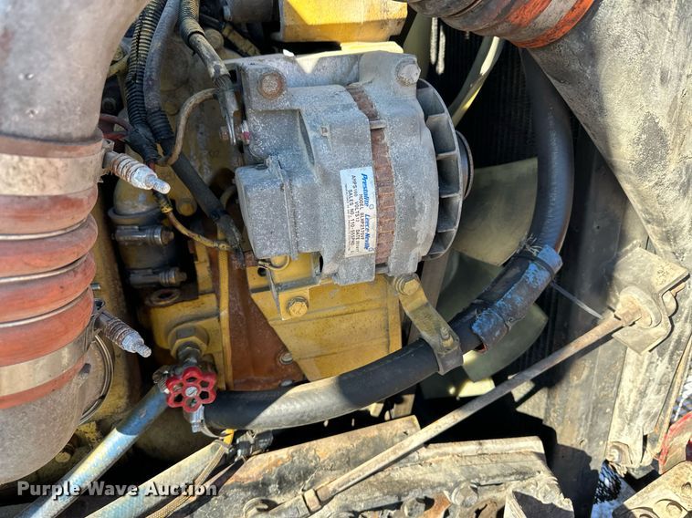 image for item DM2662 2006 Kenworth T600 semi truck