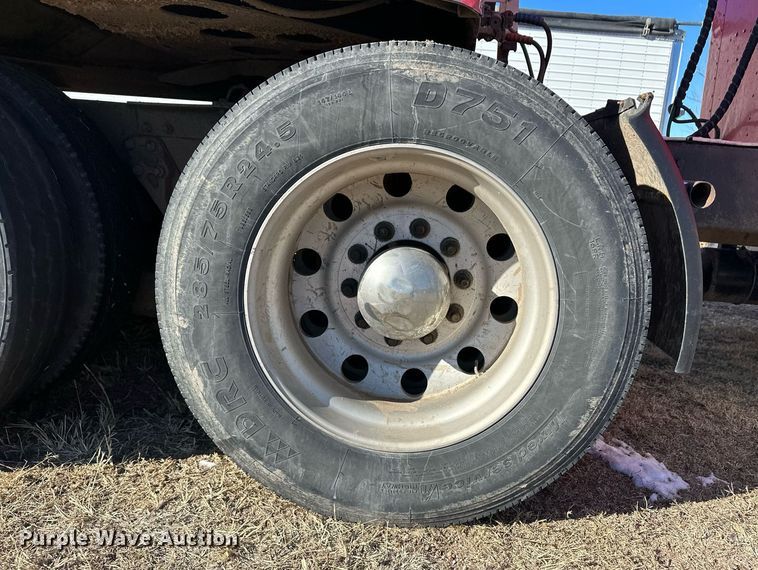 image for item DM2662 2006 Kenworth T600 semi truck