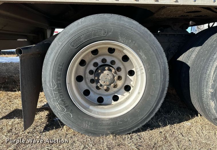 image for item DM2662 2006 Kenworth T600 semi truck