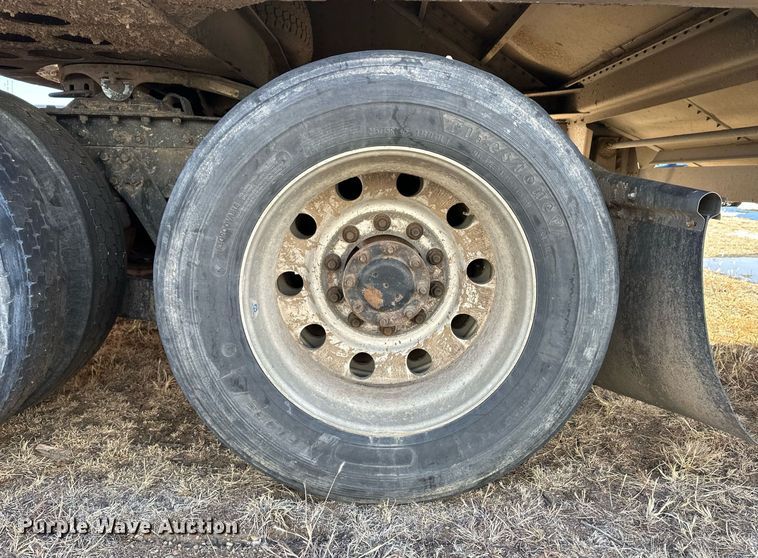 image for item DM2662 2006 Kenworth T600 semi truck