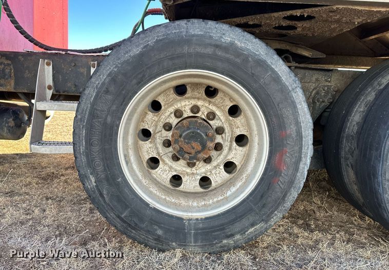 image for item DM2662 2006 Kenworth T600 semi truck