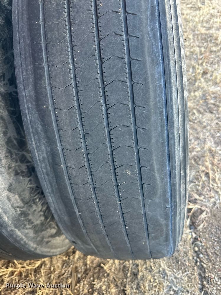 image for item DM2662 2006 Kenworth T600 semi truck