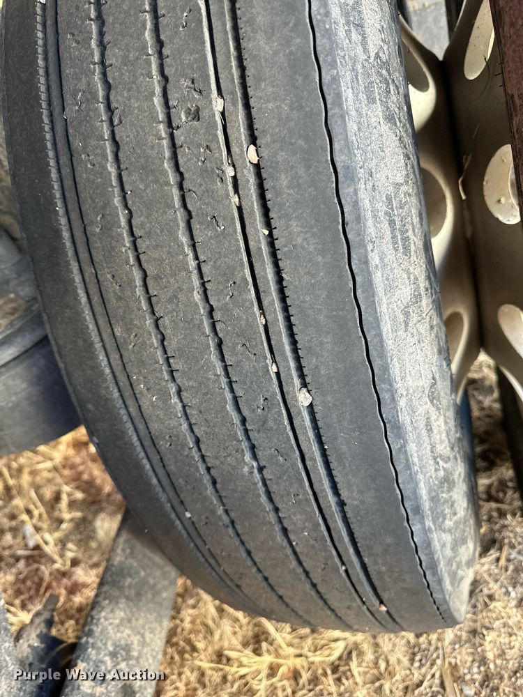 image for item DM2662 2006 Kenworth T600 semi truck