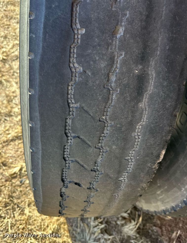 image for item DM2662 2006 Kenworth T600 semi truck