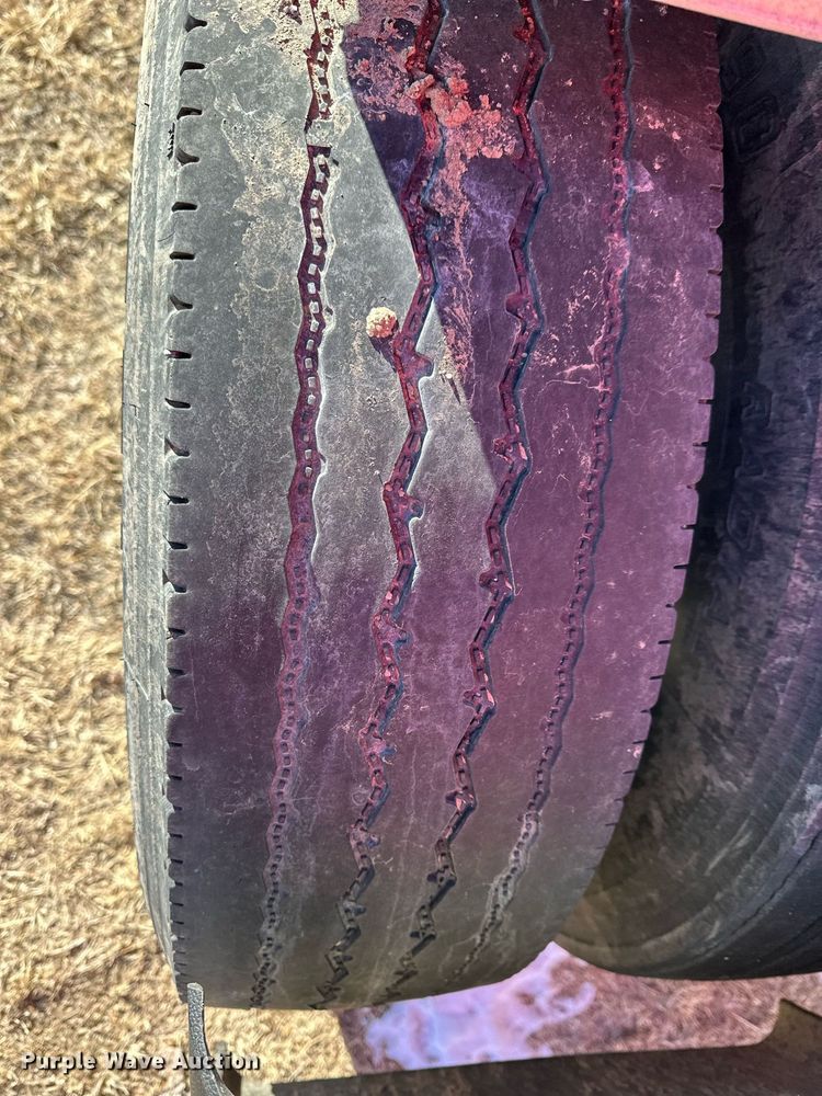 image for item DM2662 2006 Kenworth T600 semi truck