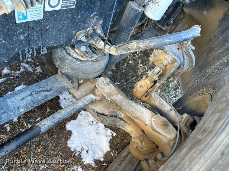 image for item DM2663 2011 Peterbilt 386 semi truck