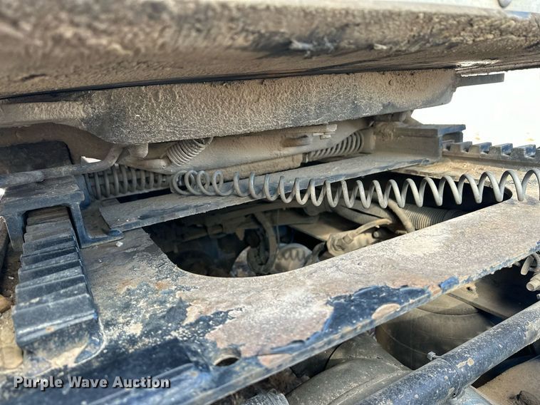 image for item DM2663 2011 Peterbilt 386 semi truck