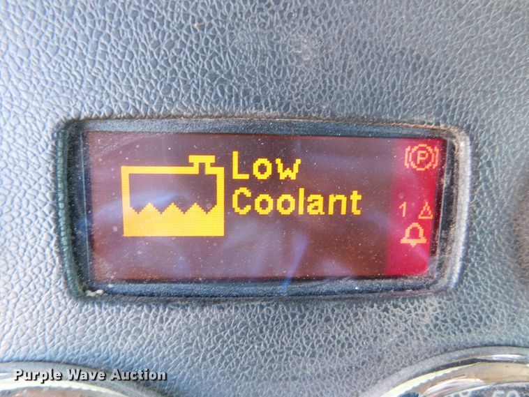 image for item DM2663 2011 Peterbilt 386 semi truck