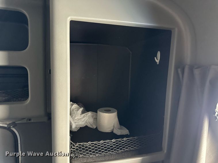 image for item DM2663 2011 Peterbilt 386 semi truck