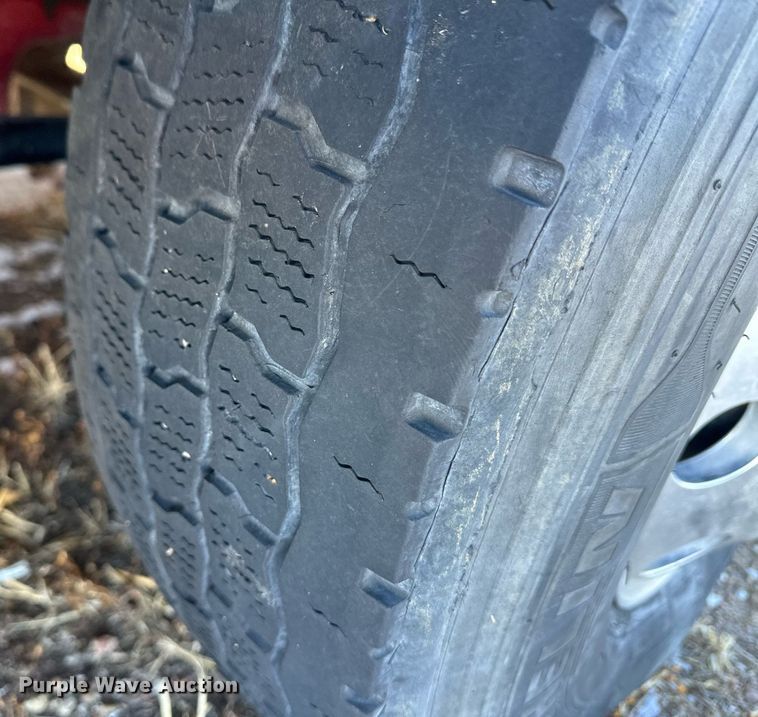 image for item DM2663 2011 Peterbilt 386 semi truck