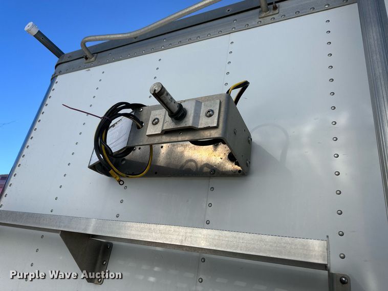 image for item DM2664 2016 Timpte grain trailer